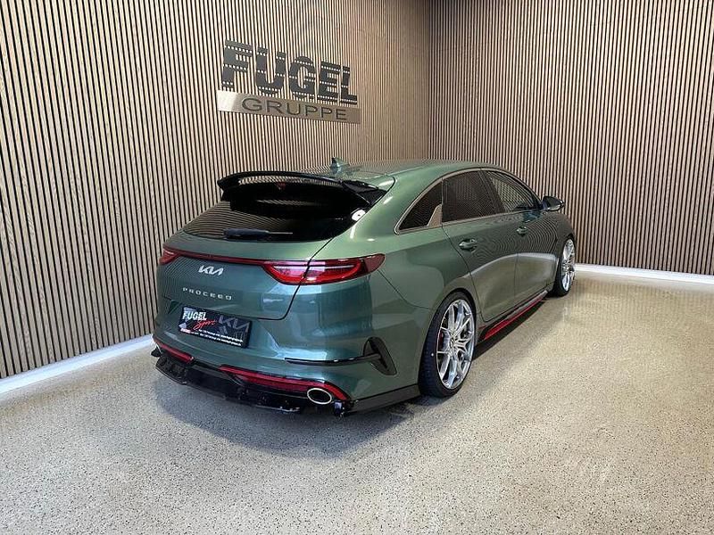 Gebraucht Kia ProCeed Sport 204 PS (150 kW) 2024 (exg) experience green met. Kombi