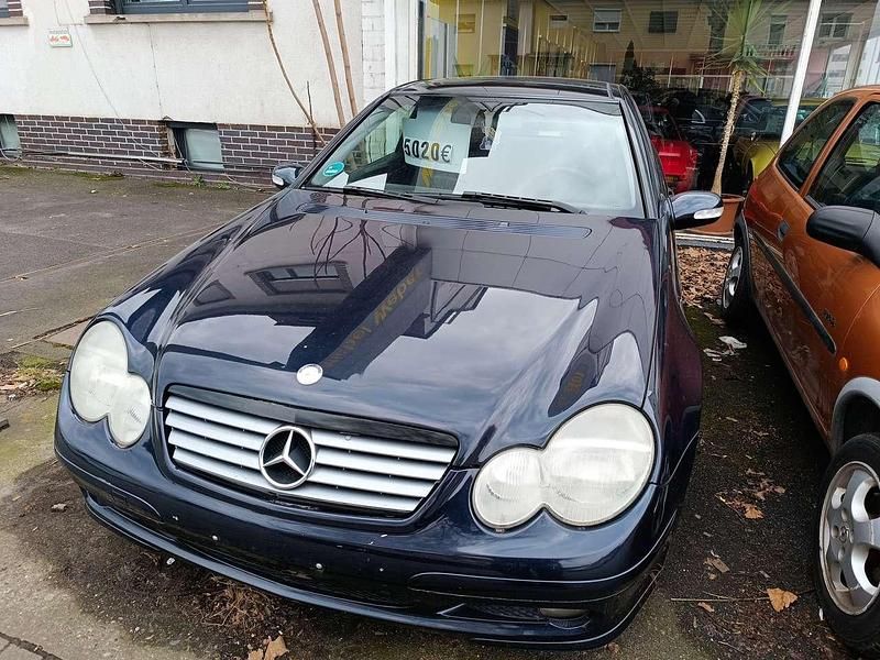 Gebraucht Mercedes C180 143 PS (105 kW) 2003 Transitblau metallic 359 Coupé