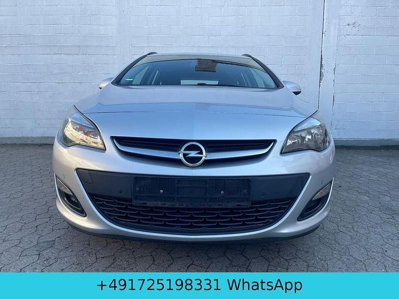 Silber Gebraucht 2015 Opel Astra Selection Kombi | 4.800 € (Superpreis) - Bild 1/4