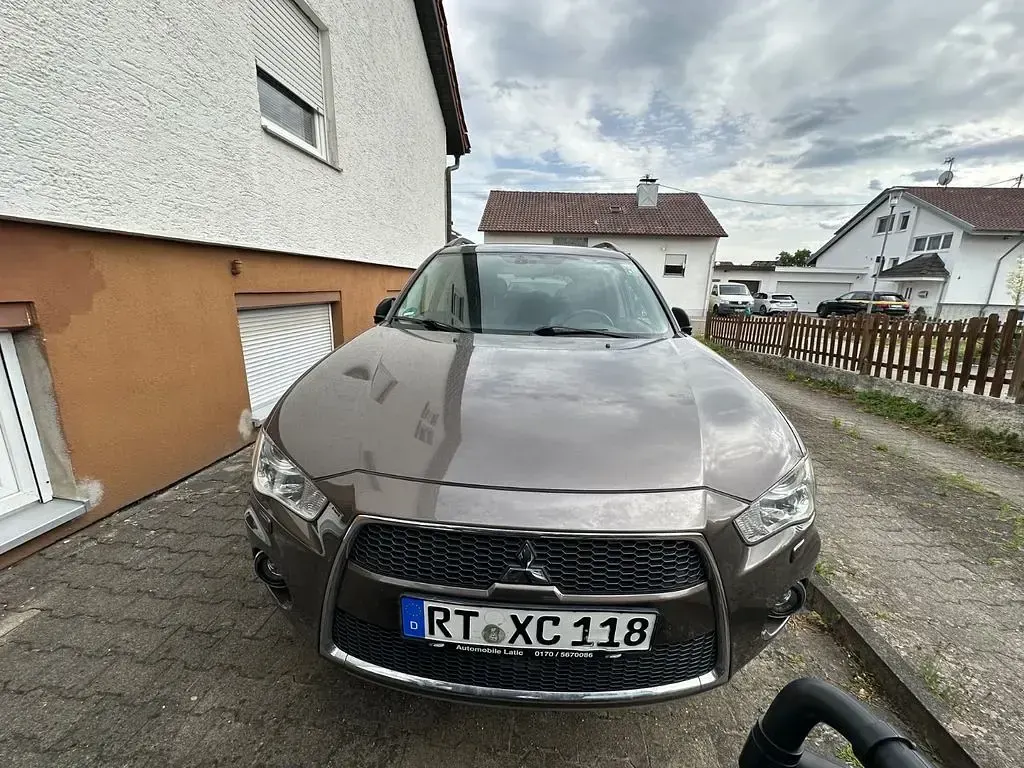 Gebraucht Mitsubishi Outlander Instyle 177 PS (130 kW) 2011 Braun SUV