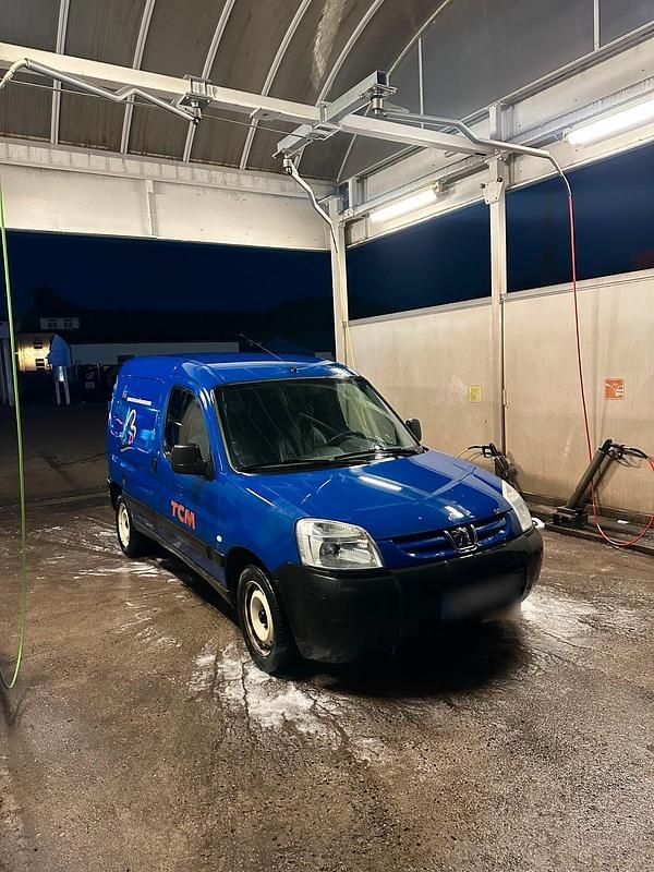 Gebraucht Peugeot Partner 69 PS (50 kW) 2004 Blau Van / Kleinbus