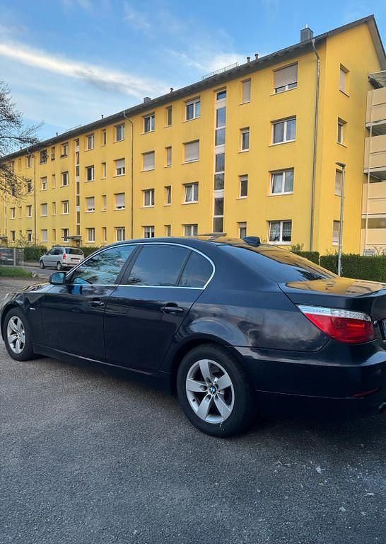 Gebraucht BMW 520 170 PS (125 kW) 2008 Blau Limousine