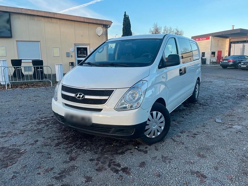Weiß Gebraucht 2010 Hyundai H-1 Van | 7.900 € (Superpreis) - Bild 1/4