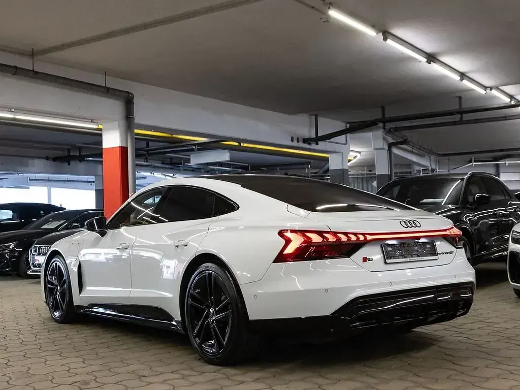 Gebraucht Audi RS e-tron GT Sport 439 kW (598 PS) 2024 Grau Limousine