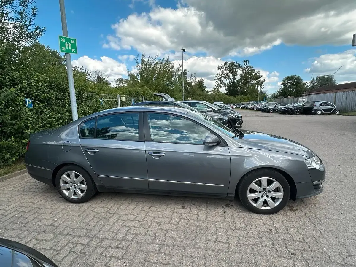 Gebraucht VW Passat 140 PS (102 kW) 2005 Grau Limousine