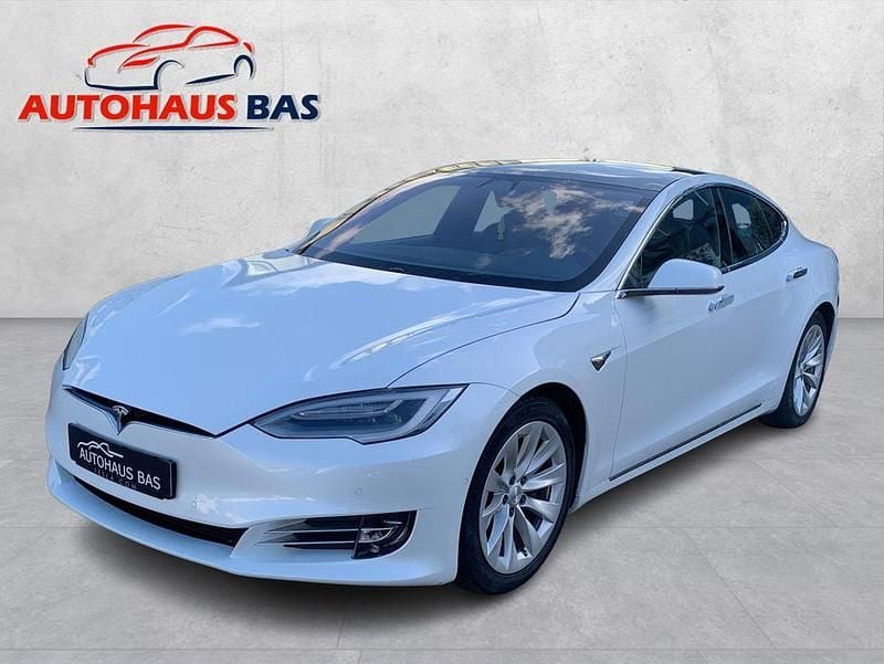 Gebraucht Tesla Model S 386 kW (525 PS) 2020 Pearl white multicoat (metallic) Kleinwagen