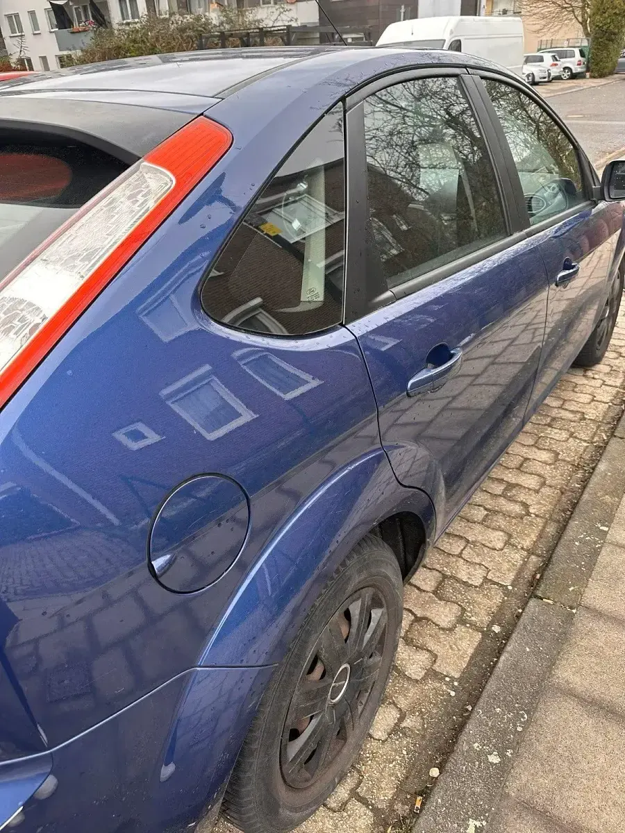 Second-hand Ford Focus 101 CP (74 kW) 2018 Albastru Hatchback