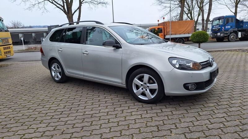 Silber Gebraucht 2011 VW Golf VI Style Kleinwagen | 5.590 € (Fairer Preis) - Bild 1/4