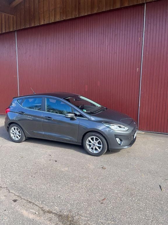 Gebraucht Ford Fiesta Active 120 PS (88 kW) 2018 Grau Kleinwagen