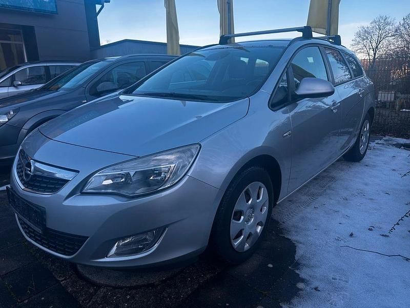 Silber Gebraucht 2012 Opel Astra Design Edition Kombi | 2.500 € (Teuer) - Bild 1/4