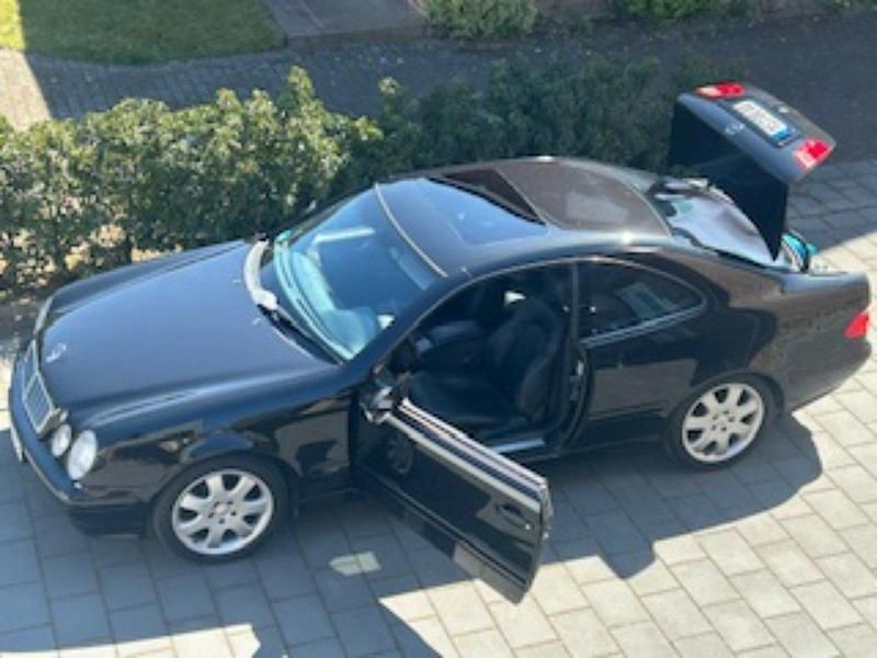Schwarz Gebraucht 2001 Mercedes CLK230 Coupé | 3.800 € (Fairer Preis) - Bild 1/4