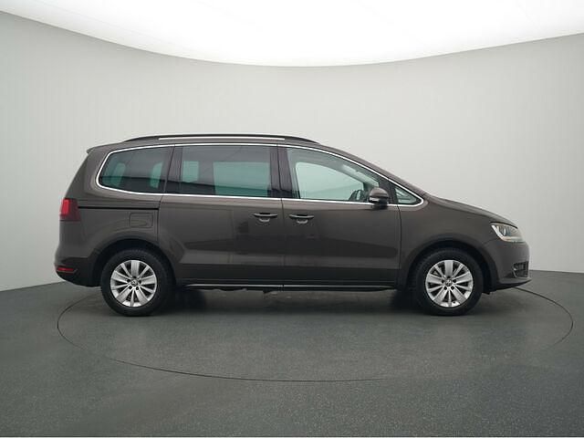Gebraucht VW Sharan Comfortline 150 PS (110 kW) 2019 Black oak brown Van / Kleinbus