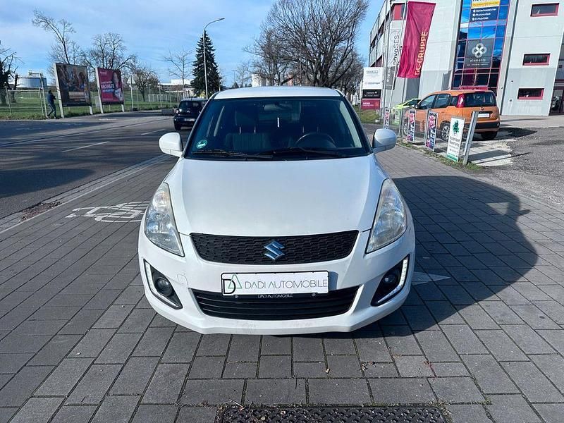 Weiß Gebraucht 2016 Suzuki Swift Limousine | 6.999 € (Fairer Preis) - Bild 1/4