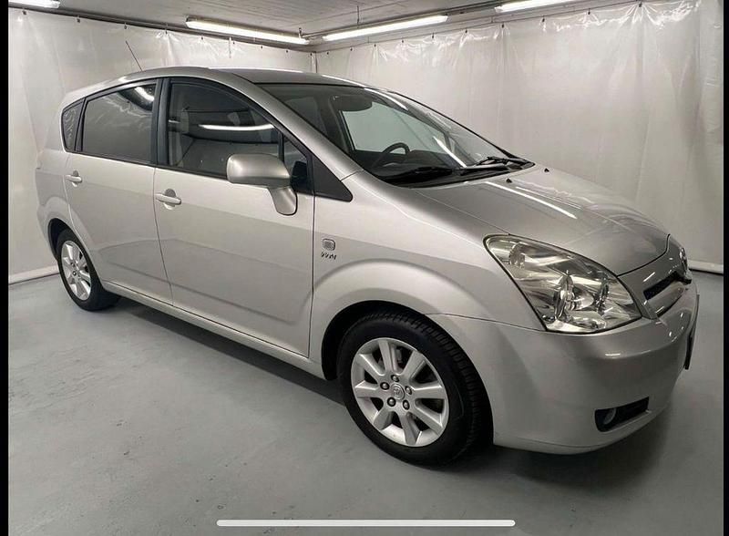 Gebraucht Toyota Corolla 110 PS (80 kW) 2004 Silber Kombi