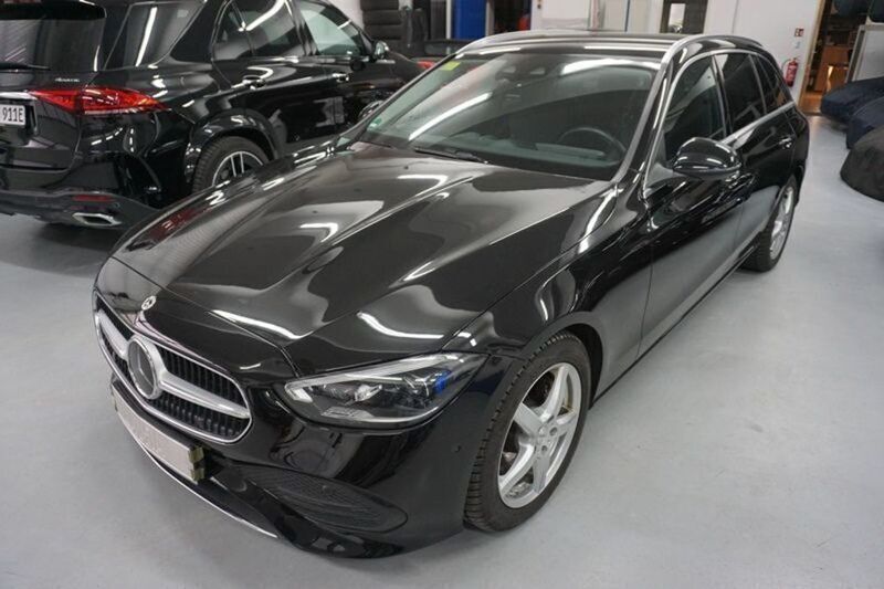 Schwarz Gebraucht 2021 Mercedes C220 Avantgarde Limousine | 27.950 € (Fairer Preis) - Bild 1/4