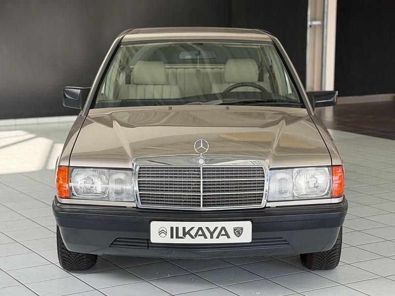 Gebraucht Mercedes 190 118 PS (86 kW) 1987 Gold Limousine