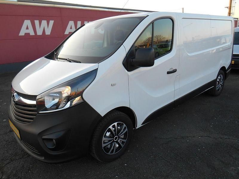 Weiß Gebraucht 2018 Opel Vivaro Van | 9.490 € (Guter Preis) - Bild 1/4