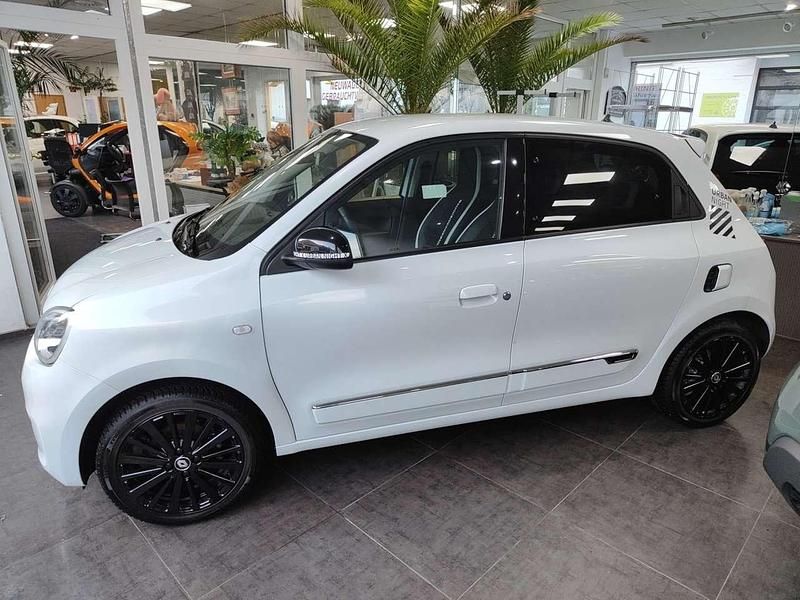 Gebraucht Renault Twingo Urban Night 65 PS (47 kW) 2024 Quartz white Kleinwagen