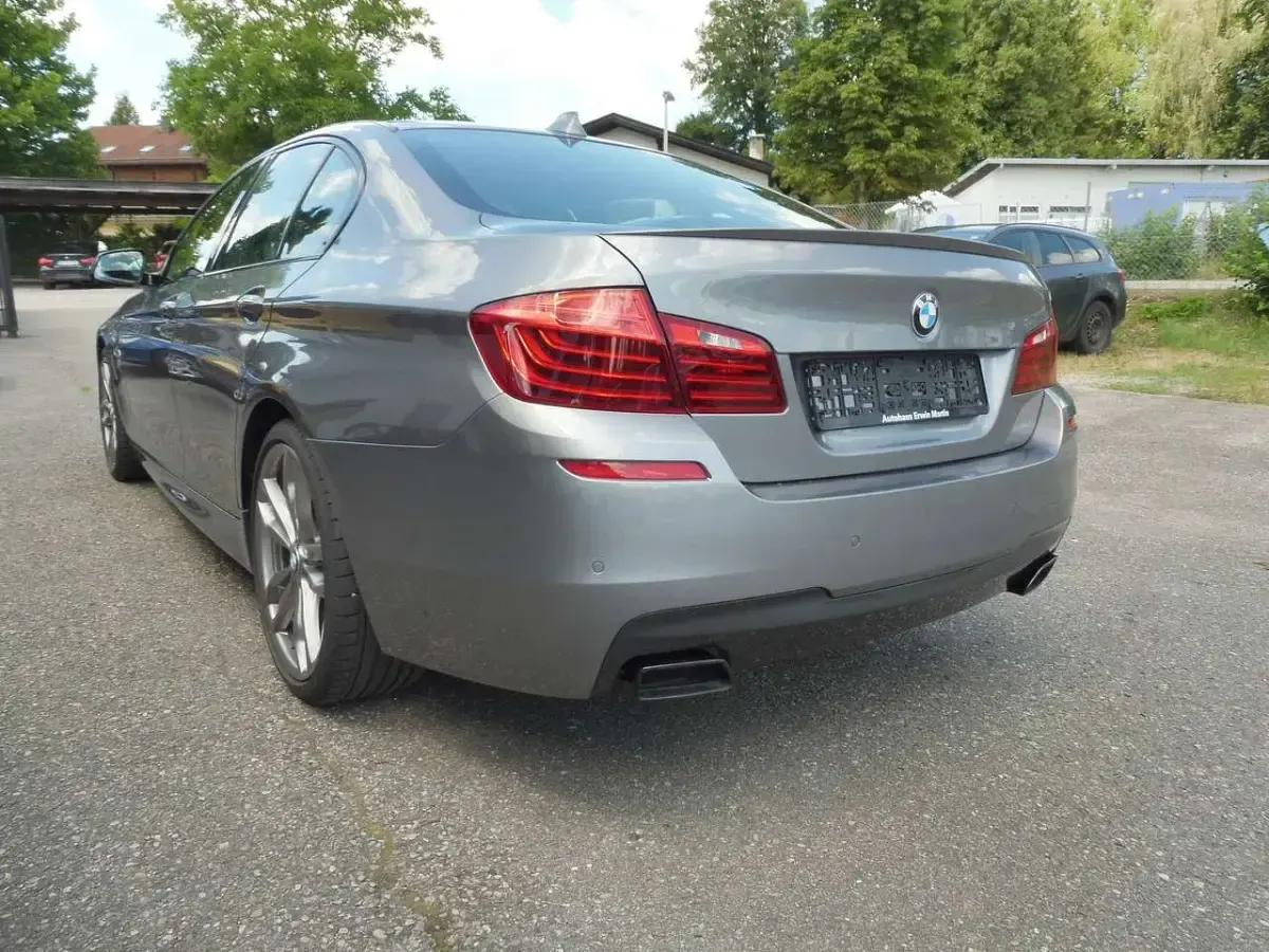 Gebraucht BMW M550 381 PS (280 kW) 2015 Spacegrau metallic Limousine