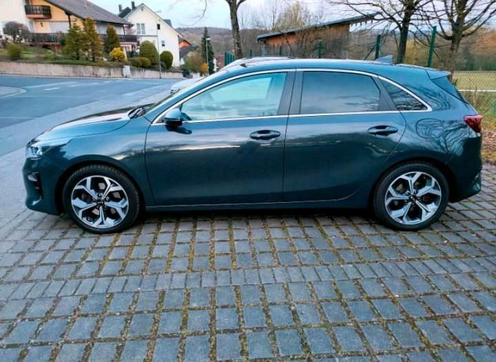 Używany Kia Ceed 140 KM (102 kW) 2020 Szary Hatchback