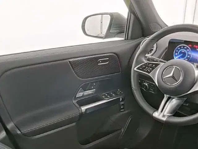 Gebraucht Mercedes EQB250 139 kW (190 PS) 2025 SUV