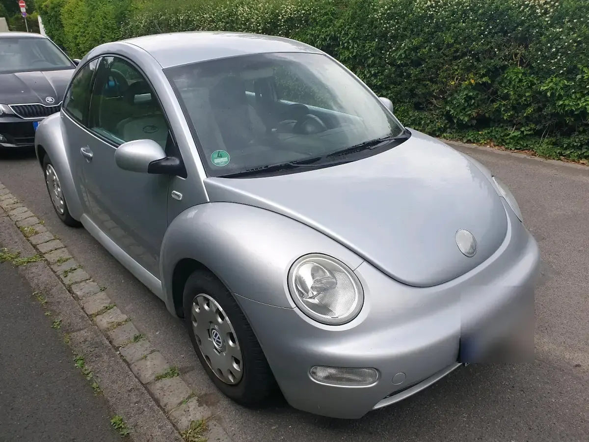 Gebraucht VW New Beetle 75 PS (55 kW) 2002 Silber Kleinwagen