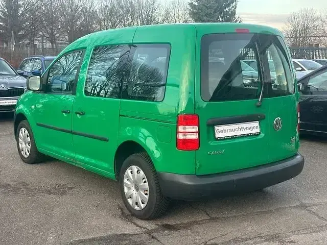 Gebraucht VW Caddy Trendline 102 PS (75 kW) 2012 Grün Van / Kleinbus
