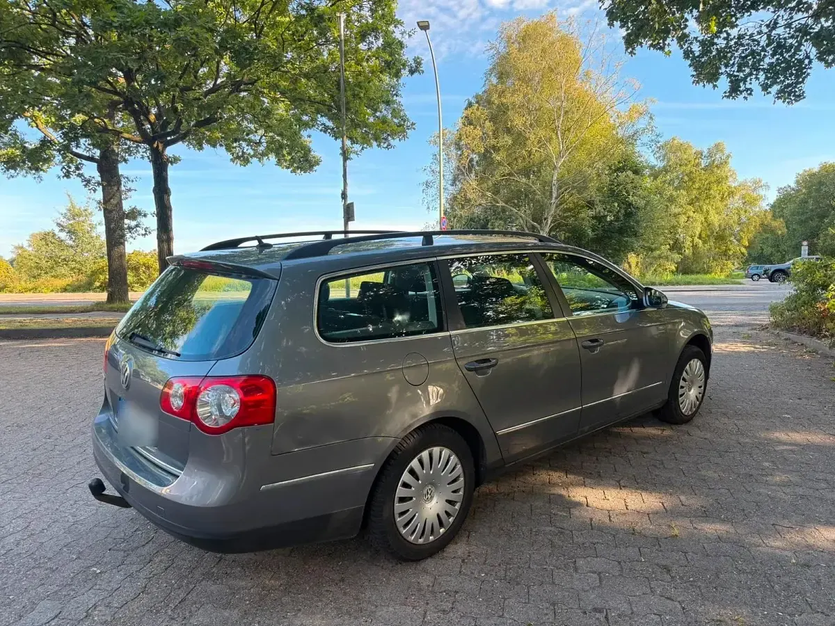 Gebraucht VW Passat 102 PS (75 kW) 2006 Grau Kombi