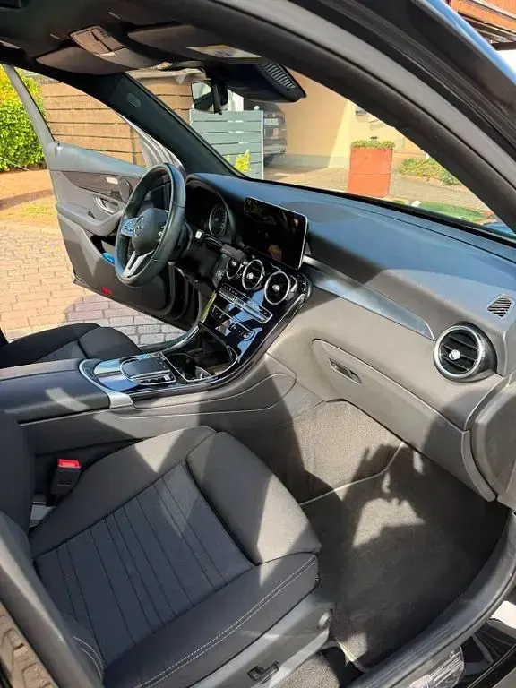 Gebraucht Mercedes GLC300de 306 PS (225 kW) 2022 Schwarz SUV