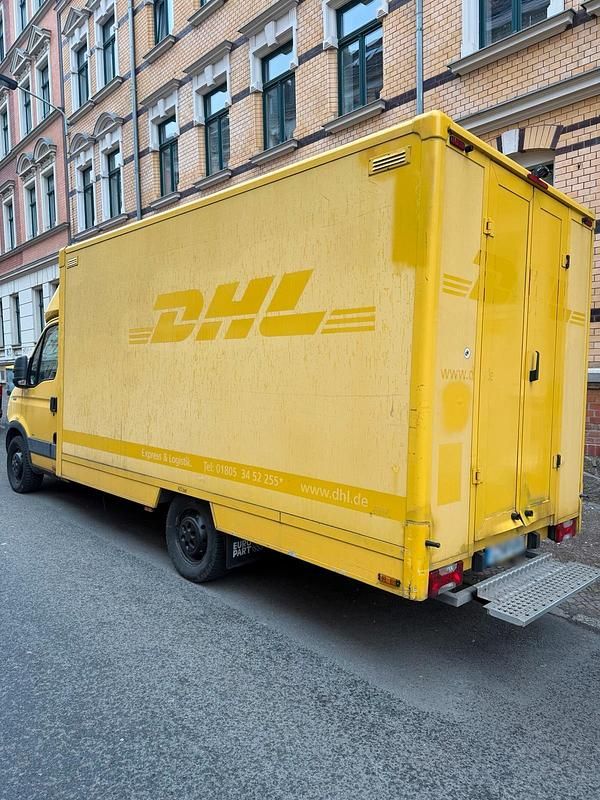 Second-hand Iveco 35.12 109 CP (80 kW) 2009 Galben Van