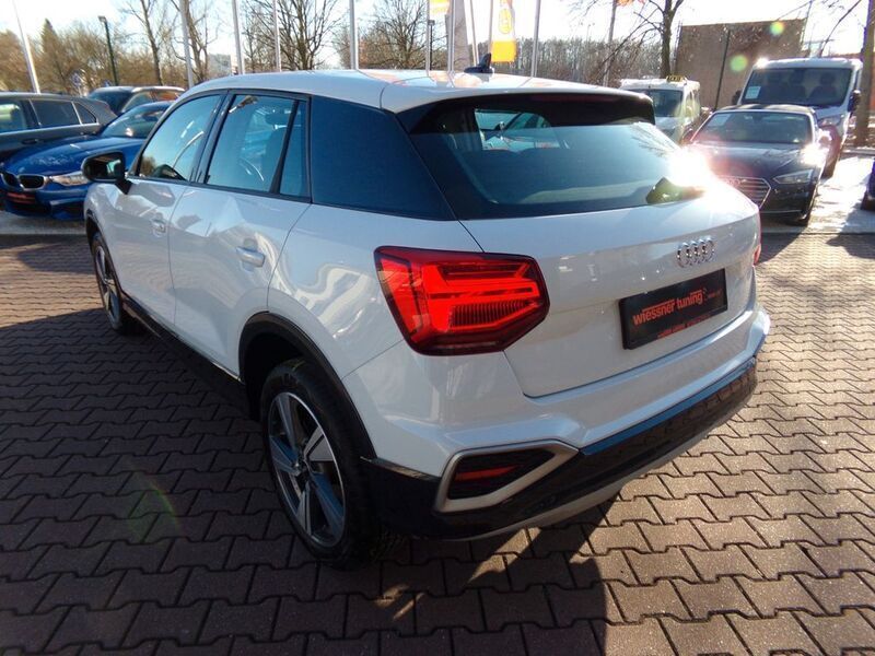 Gebraucht Audi Q2 Advanced 150 PS (110 kW) 2022 Gletscherweiß metallic SUV