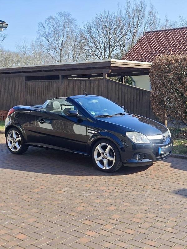 Schwarz Gebraucht 2009 Opel Tigra Cabrio | 3.200 € (Etwas zu teuer) - Bild 1/4