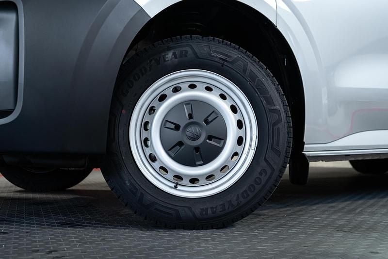 Neu VW T6.1 100 kW (136 PS) 2026 Light grey metallic Van