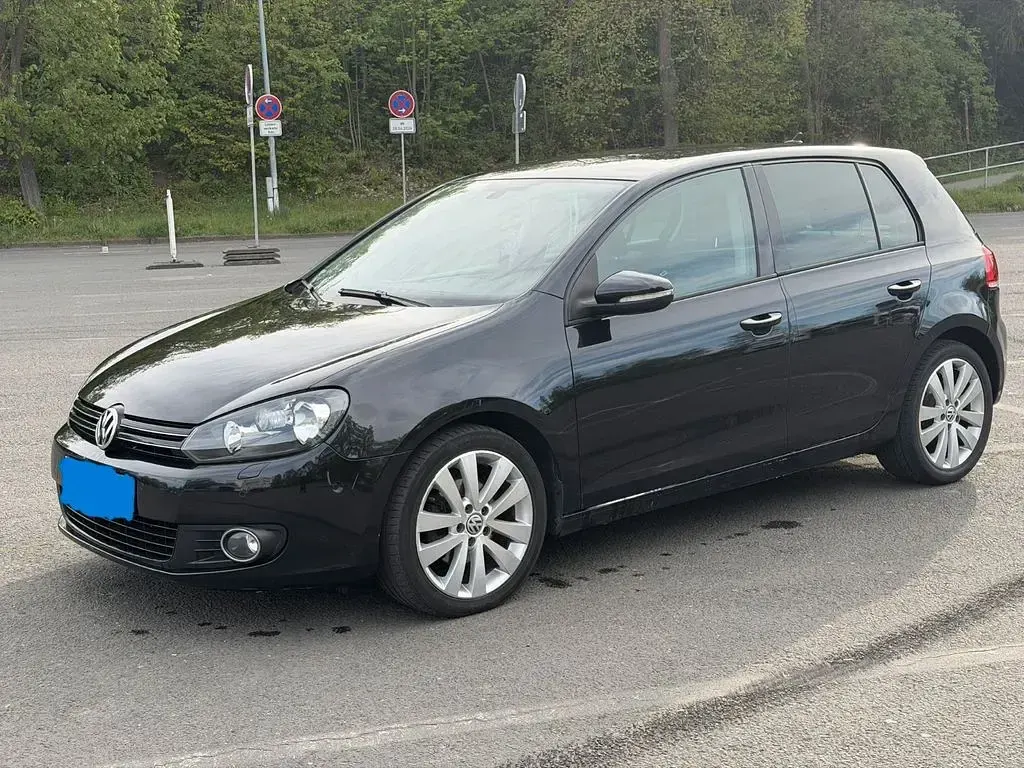 Gebraucht VW Golf VI Comfortline 140 PS (102 kW) 2010 Schwarz Kleinwagen