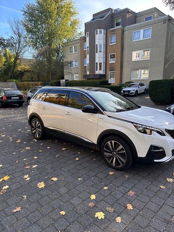 Weiß Gebraucht 2018 Peugeot 5008 GT-line SUV | 18.500 € (Teuer) - Bild 1/4