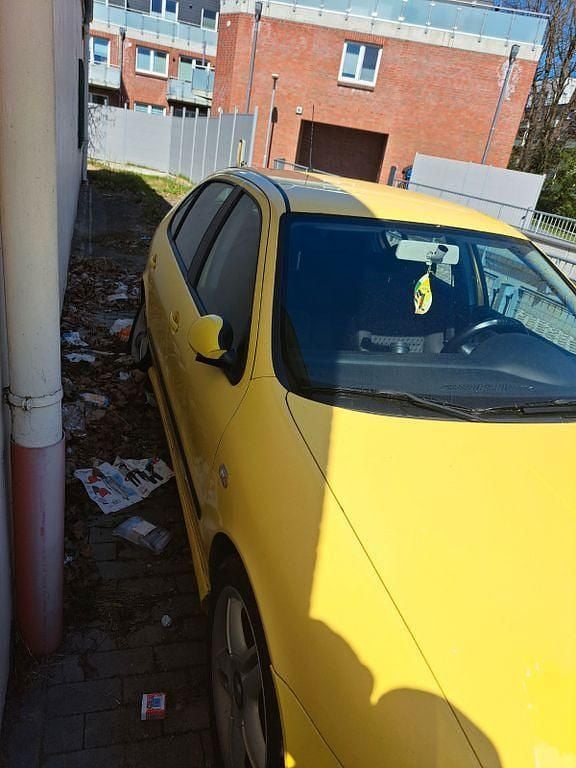 Usata Seat Leon 131 CV (96 kW) 2005 Giallo Utilitaria