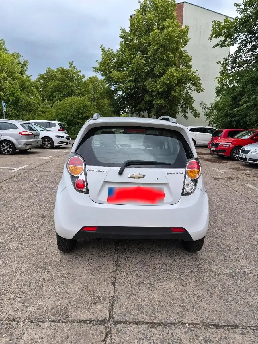 Gebraucht Chevrolet Spark 82 PS (60 kW) 2010 Weiß Kleinwagen
