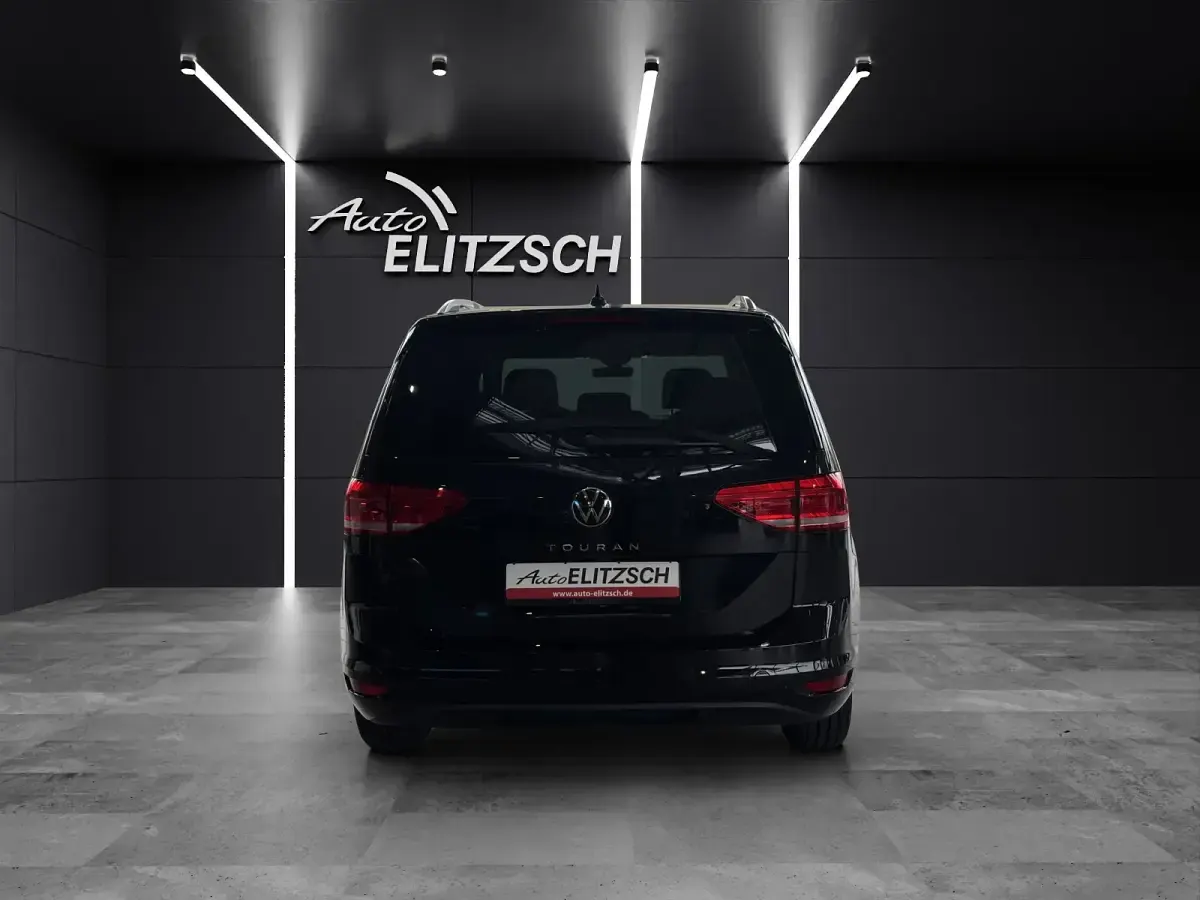 Neu VW Touran 150 PS (110 kW) 2026 Grenadillschwarz metallic Van / Kleinbus