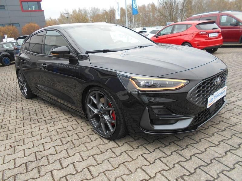 Używany Ford Focus ST 280 KM (205 kW) 2024 Czarny Sedan/Limuzyna