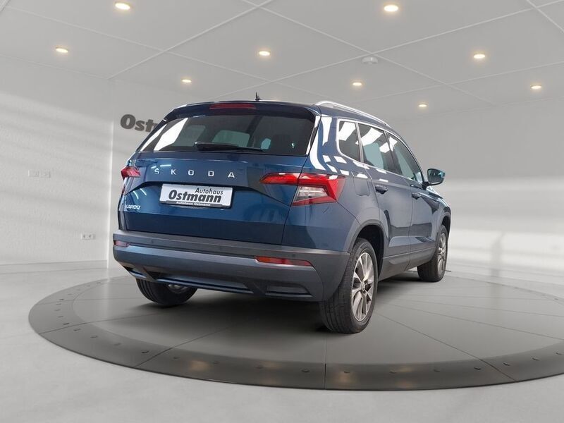 Gebraucht Skoda Karoq Clever 150 PS (110 kW) 2021 Lavablau met. SUV
