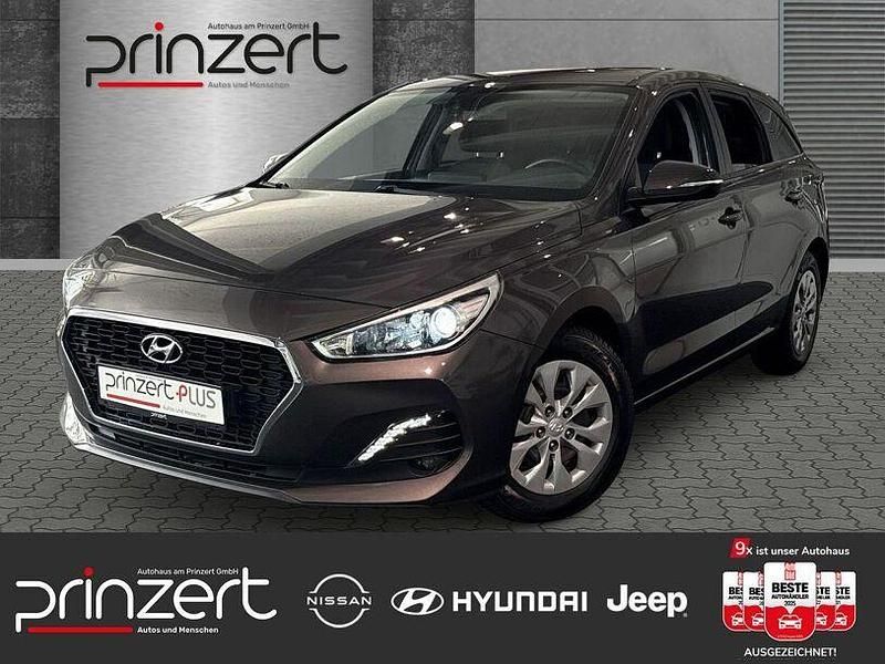 Moon rock / met Gebraucht 2019 Hyundai i30 Select Kombi | 13.970 € (Fairer Preis) - Bild 1/4