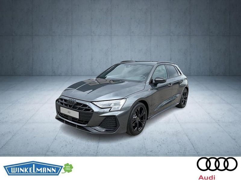 Grau Gebraucht 2025 Audi A3 Sportback S-Line Kleinwagen | 35.450 € (Superpreis) - Bild 1/4