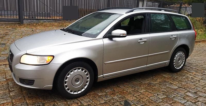 Silber Gebraucht 2008 Volvo V50 Kombi | 2.999 € (Guter Preis) - Bild 1/4
