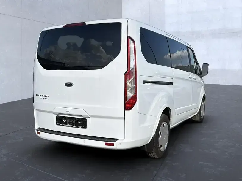 Gebraucht Ford Tourneo Custom Titanium 170 PS (125 kW) 2023 Weiss Van