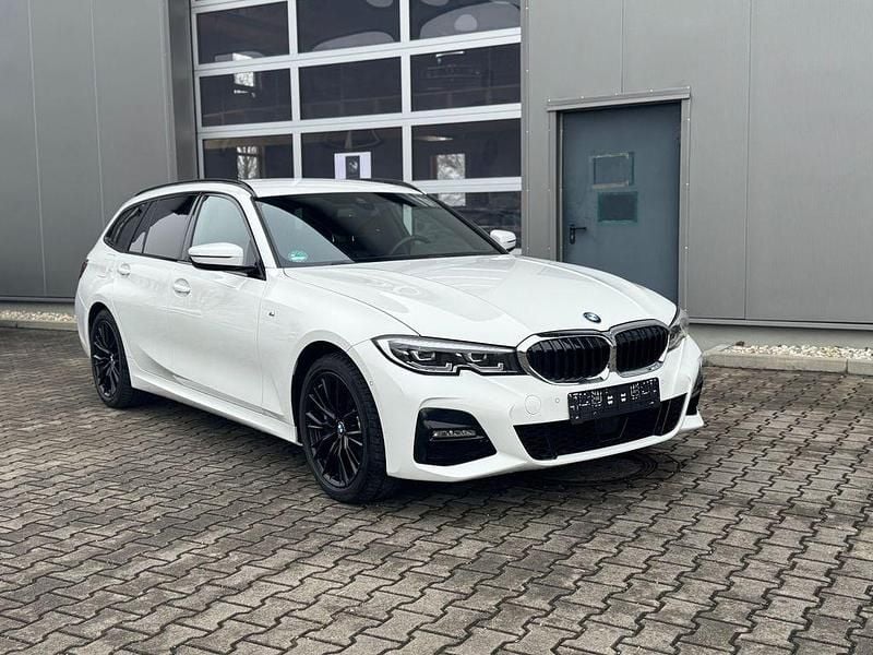 Gebraucht BMW 330e M Sport 184 PS (135 kW) 2020 Weiß Kombi