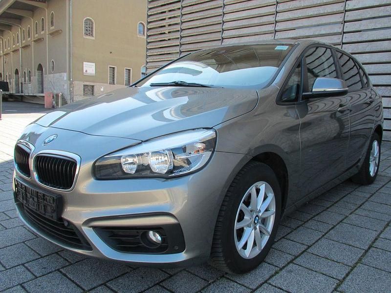 Gebraucht BMW 216 Active Tourer Advantage 116 PS (85 kW) 2016 Silber Van / Kleinbus