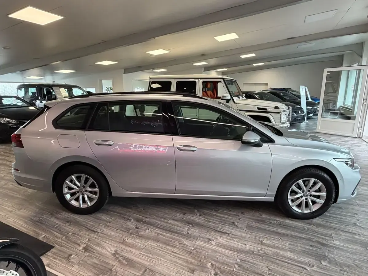 Gebraucht VW Golf VIII Life 116 PS (85 kW) 2022 Silber Kombi