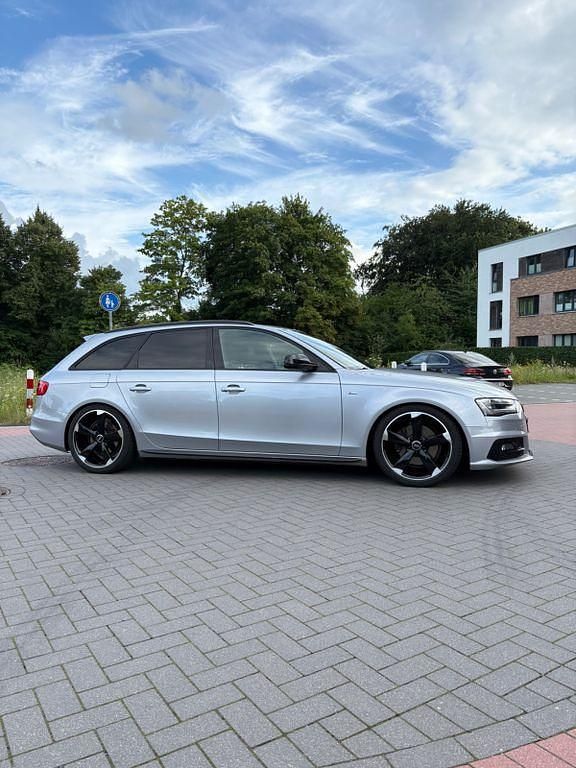 Używany Audi A4 S-Line 190 KM (139 kW) 2015 Srebrny Kombi