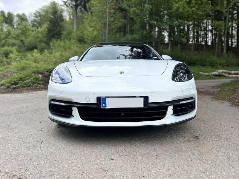 Weiß Gebraucht 2018 Porsche Panamera 4S Sport Turismo Limousine | 54.950 € (Superpreis) - Bild 1/4