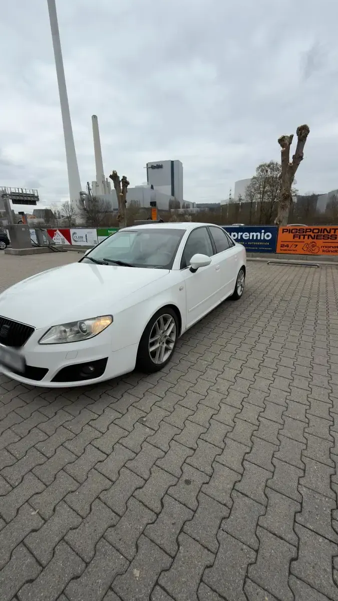 Gebraucht Seat Exeo 211 PS (155 kW) 2011 Weiß Limousine